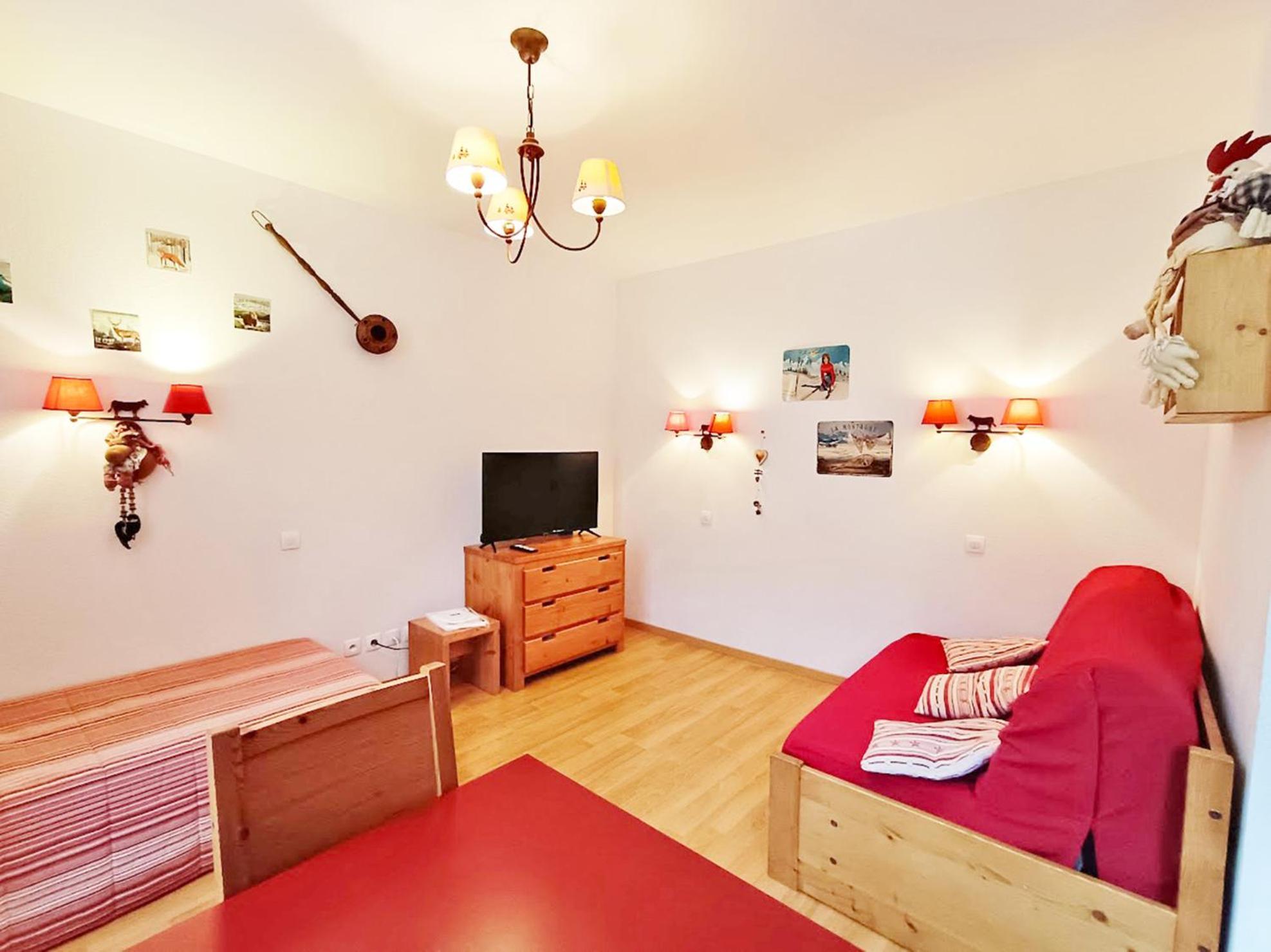 Le Bouquetin, Studio, Centre Luchon, Wifi, Casier A Skis, Ascenseur, 3 Personnes Bagneres-de-Luchon Ngoại thất bức ảnh