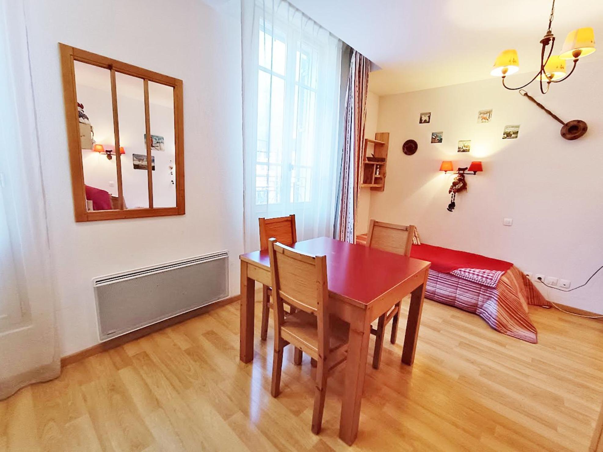 Le Bouquetin, Studio, Centre Luchon, Wifi, Casier A Skis, Ascenseur, 3 Personnes Bagneres-de-Luchon Ngoại thất bức ảnh